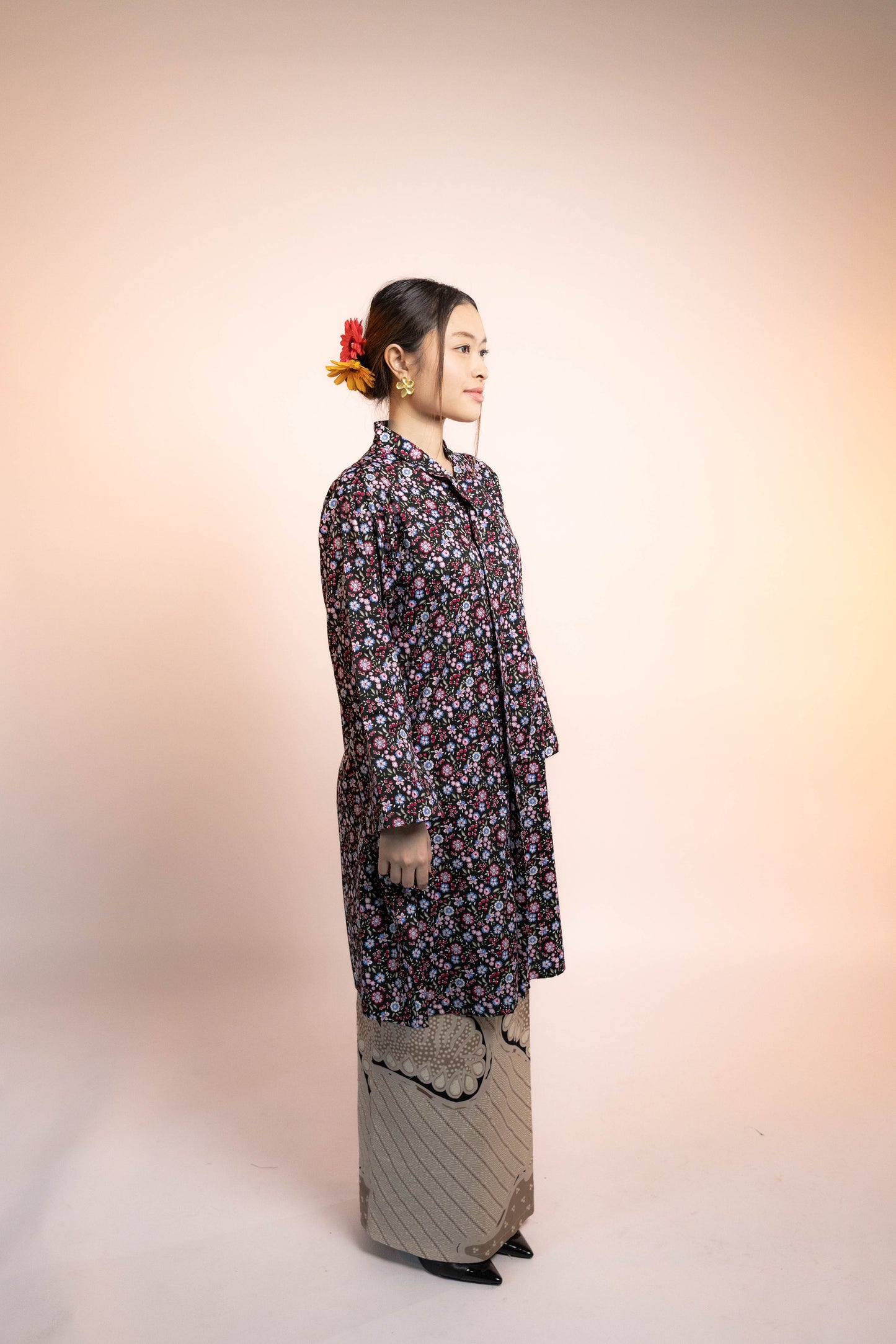 Baju Kebaya Labuh [Black Bouquet]